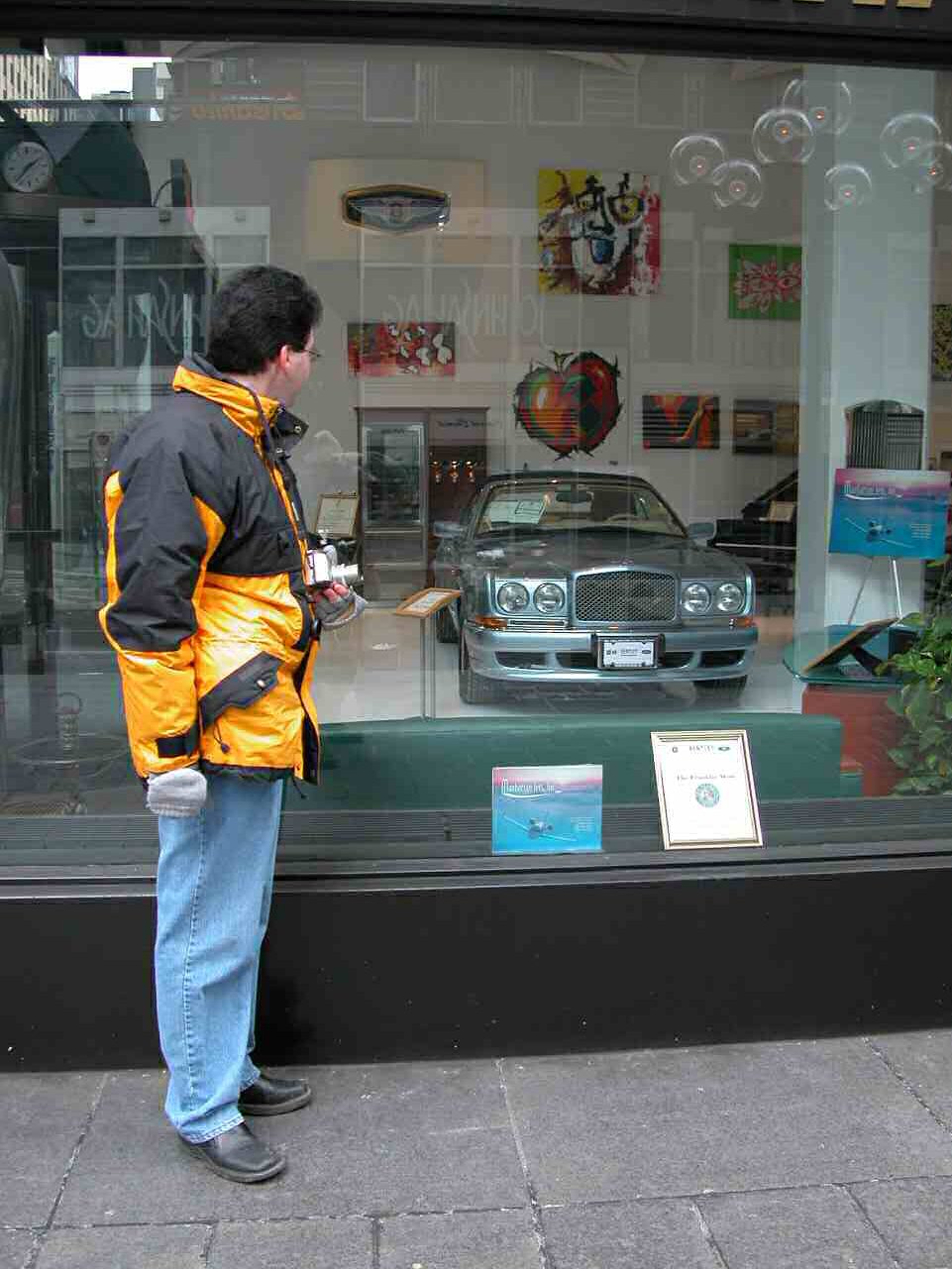 0902_-_nyc_-_3rd_ave_-_fancy_stores_2