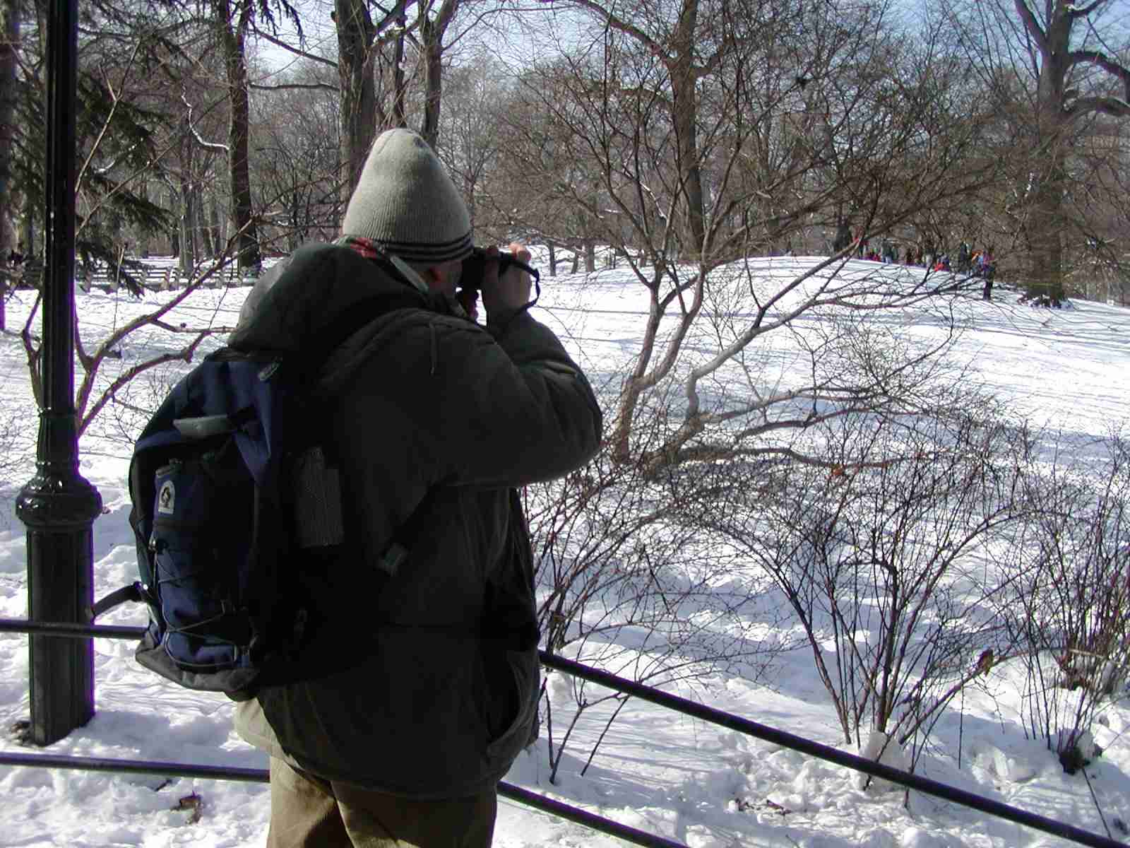 0902_-_nyc_-_5th_ave_-_central_park_-_bill_taking_a_picture
