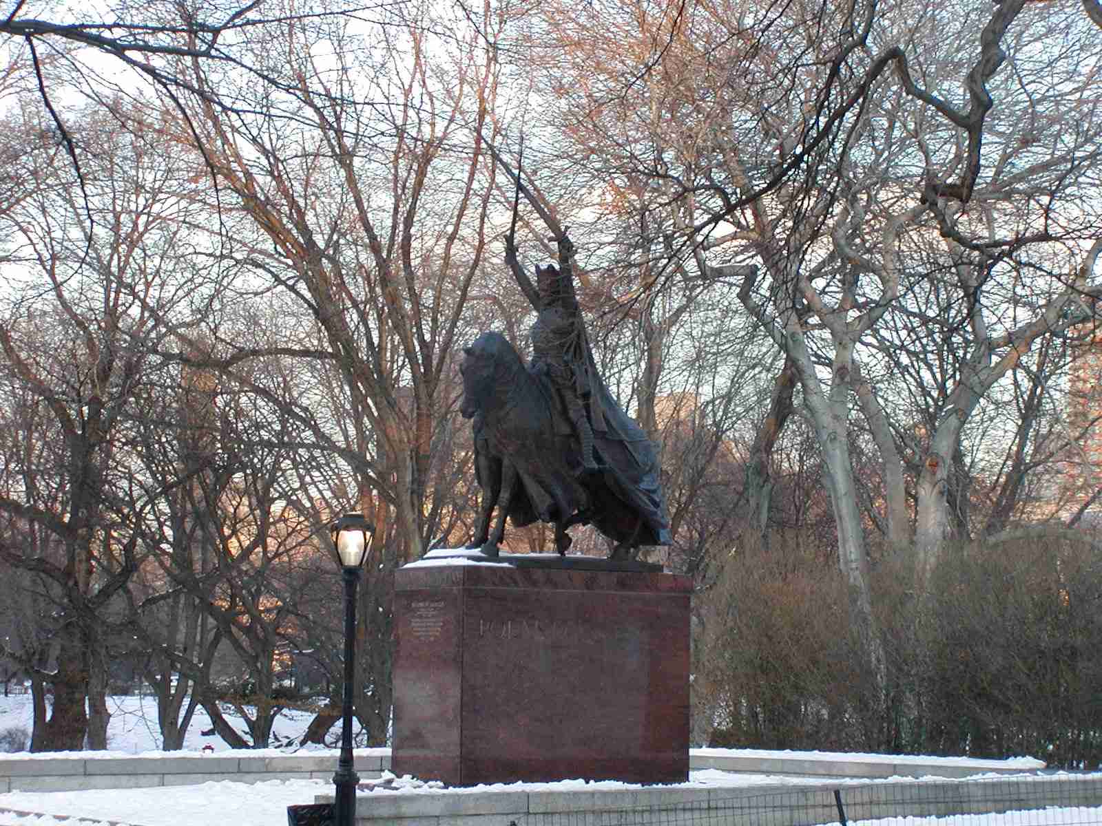 0902_-_nyc_-_5th_ave_-_central_park_-_polish_king