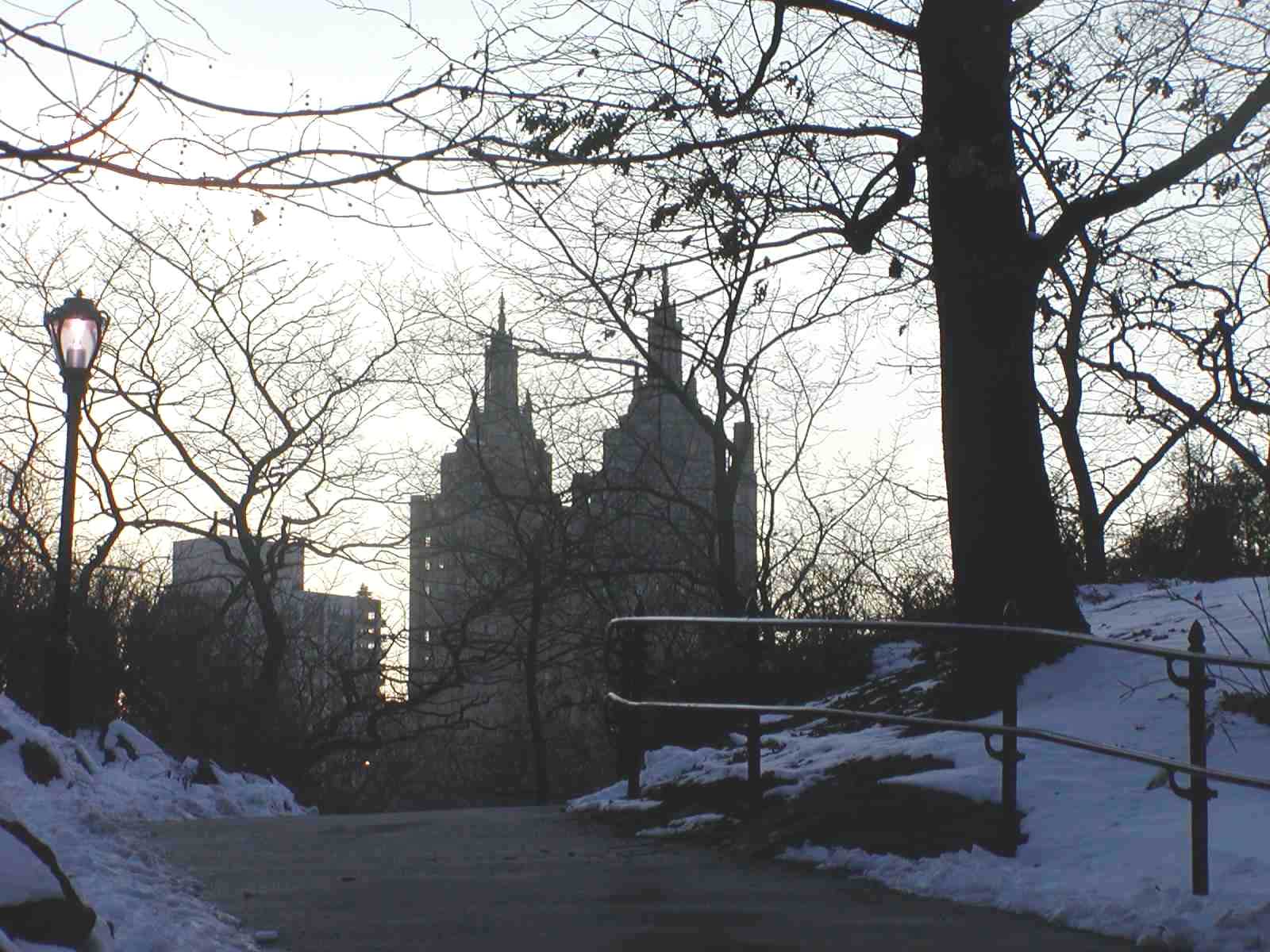 0902_-_nyc_-_5th_ave_-_central_park_-_view_across_the_river