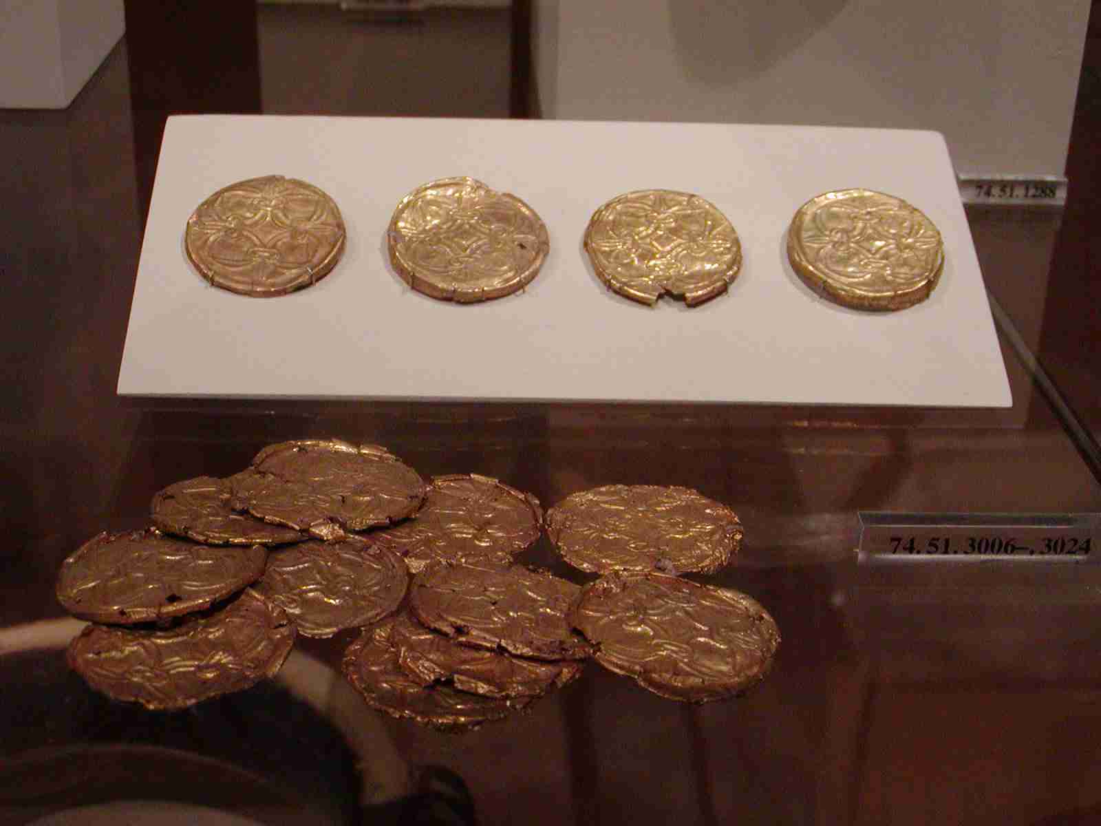 0902_-_nyc_-_met_-_greek_exibit_-_coins