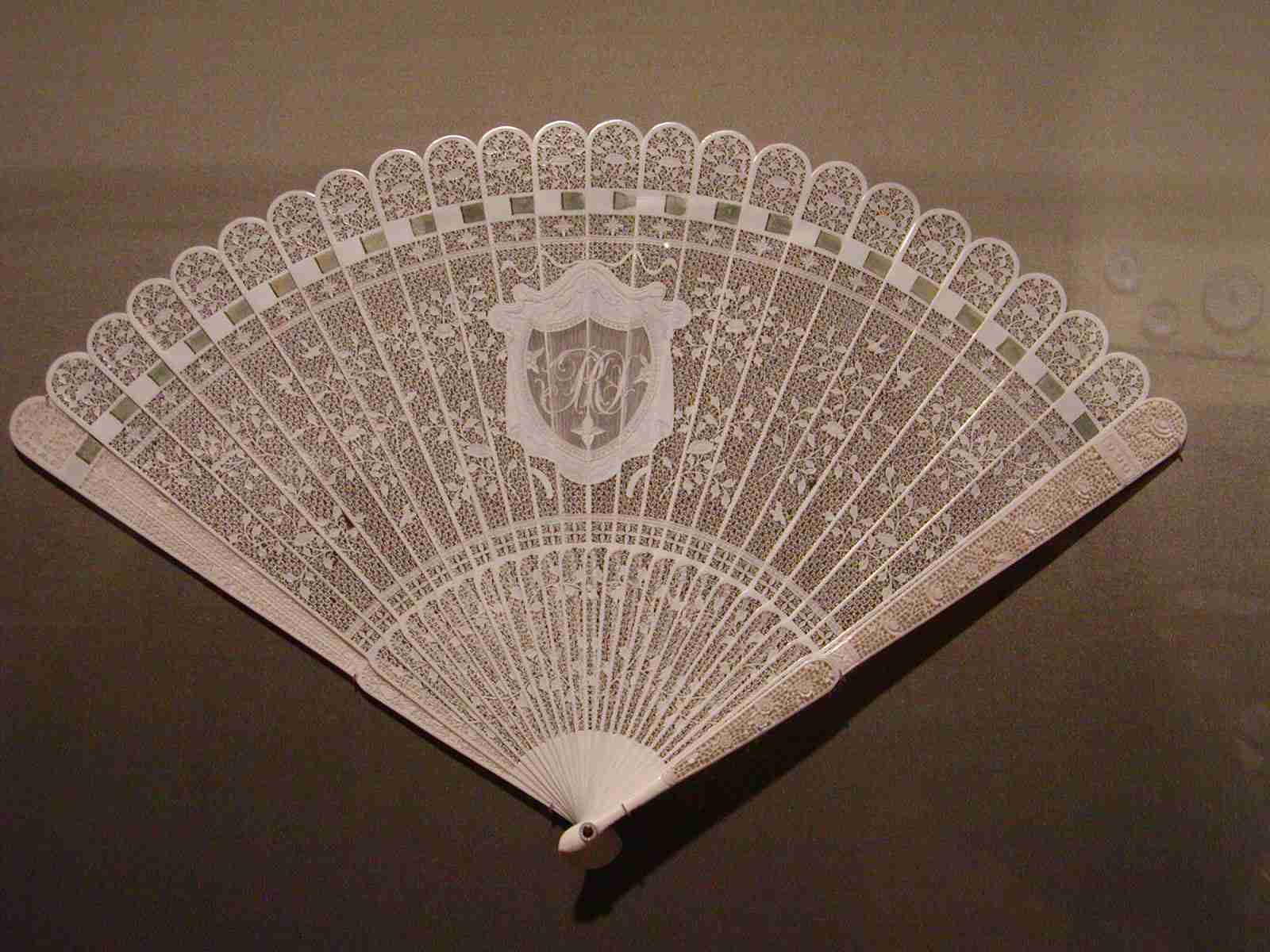 1404_-_met_-_chanese_exported_porcelain_7